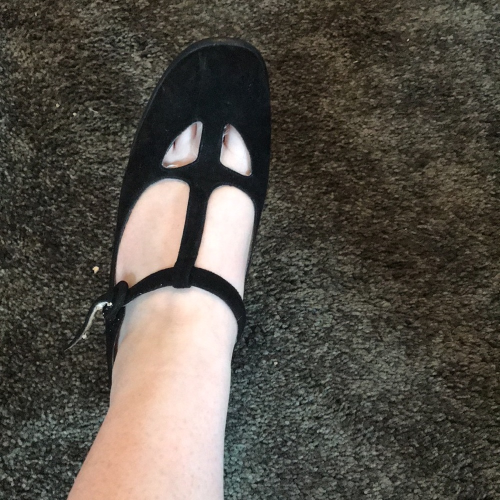 Heels - Picture 2 of 4